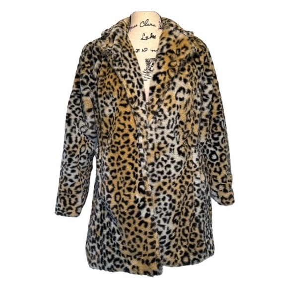 Style Me Petites Jackets & Blazers - 🎯❤️NWT Style Me Petites Faux Fur Coat Leopard Size PS